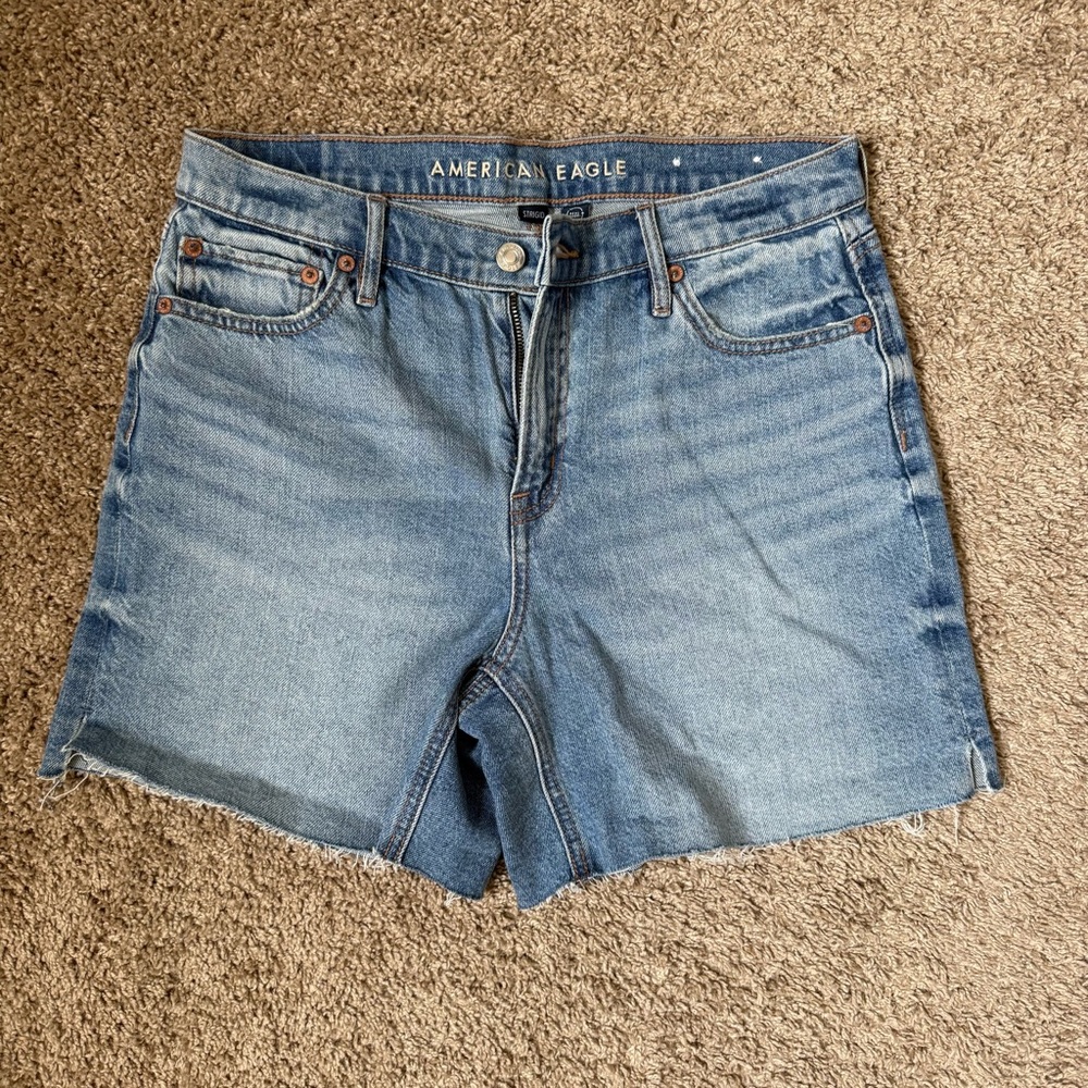 American Eagle strigid relaxed jean shorts